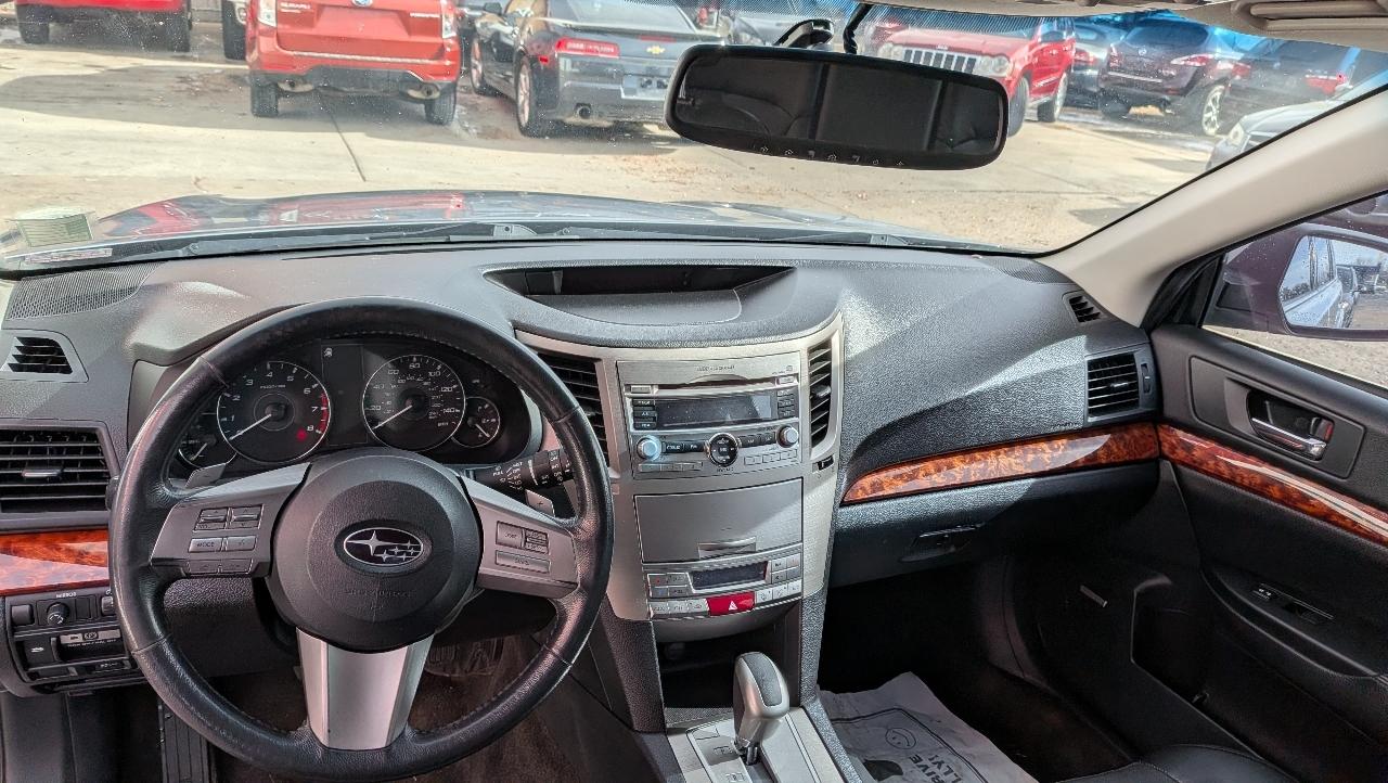 Subaru Outback 2.5i Limited 2011