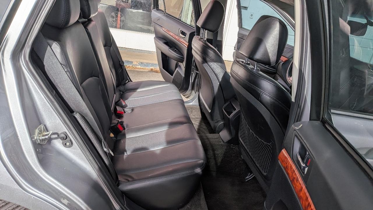 Subaru Outback 2.5i Limited 2011