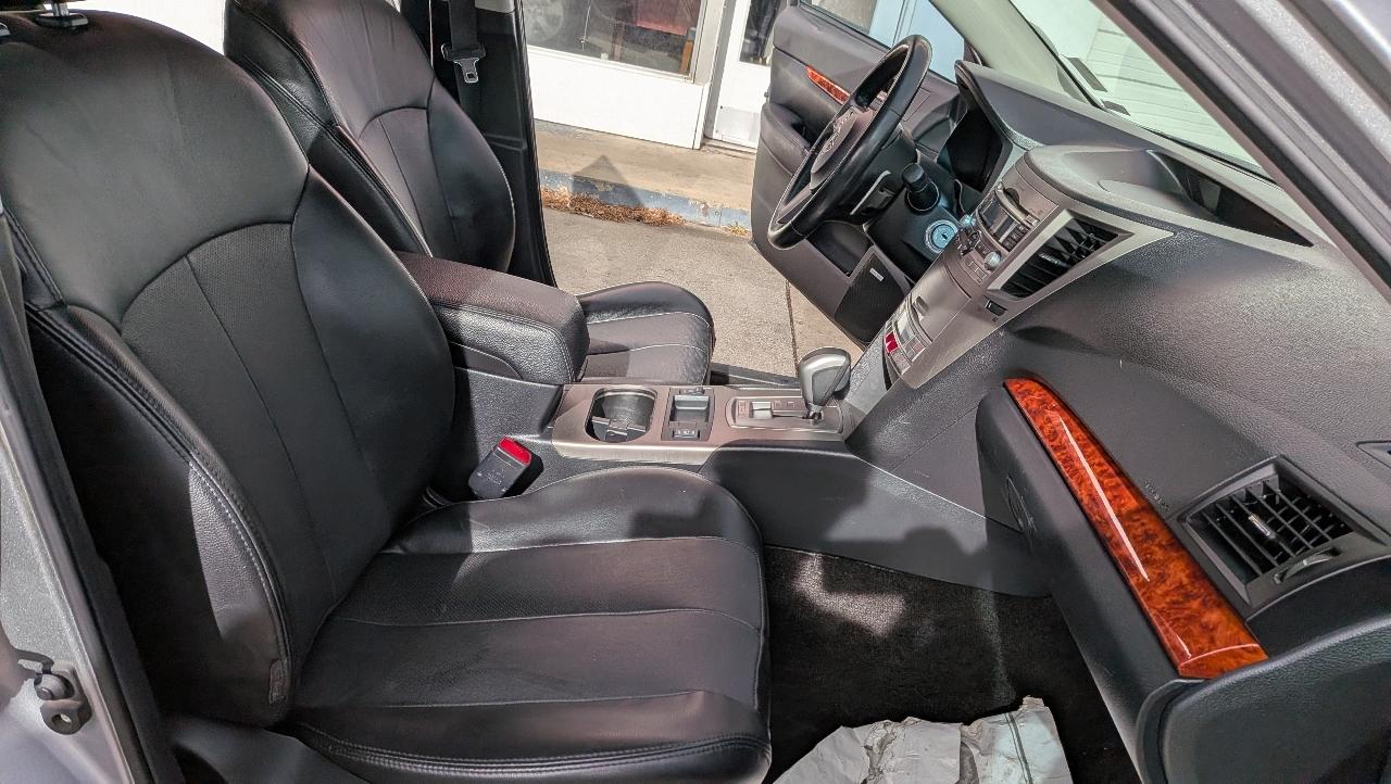 Subaru Outback 2.5i Limited 2011