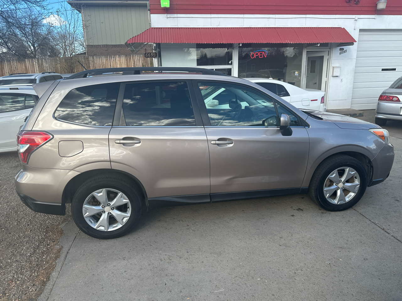 2015 Subaru Forester 2.5i Limited photo 3