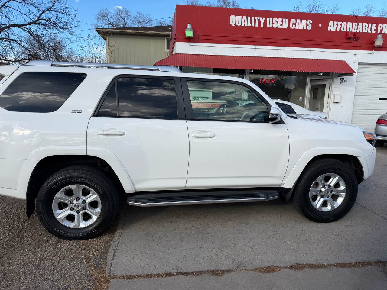 2015 Toyota 4Runner SR5 photo 3