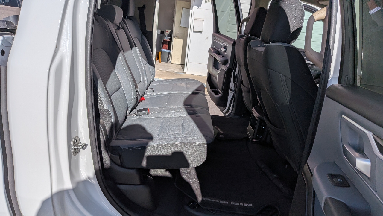 RAM 1500 Big Horn Crew Cab SWB 4WD 2020