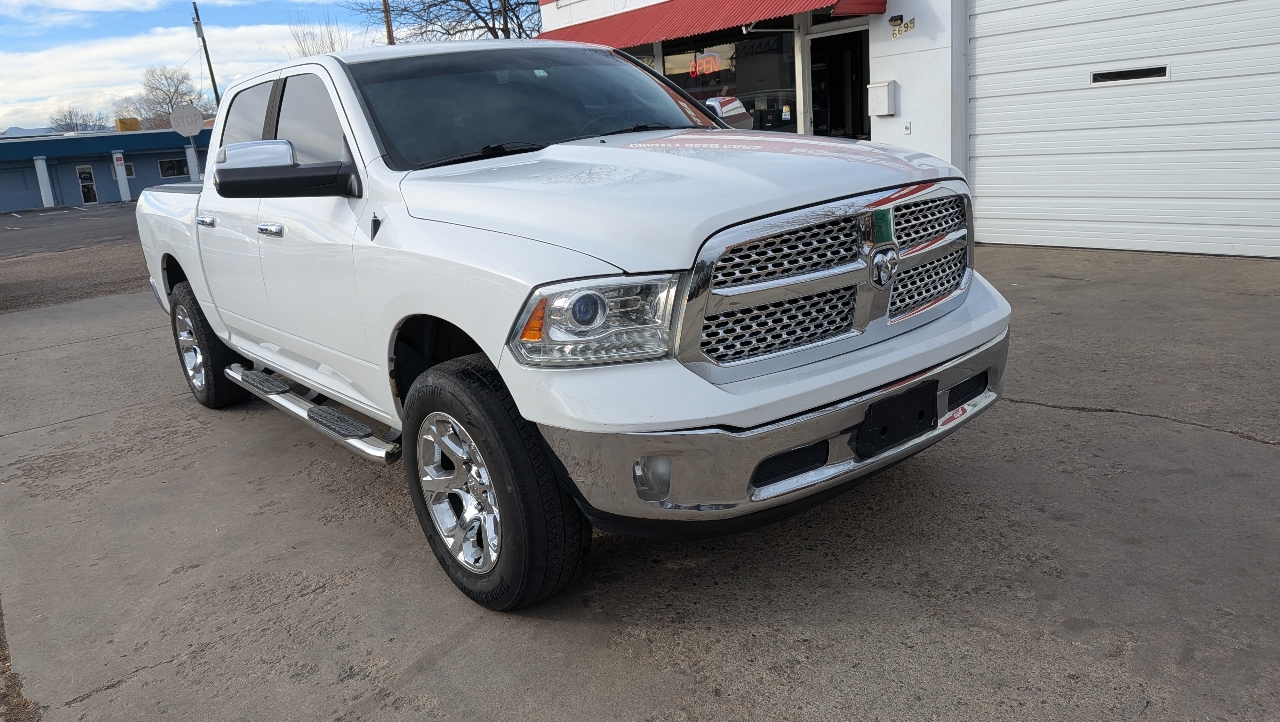RAM 1500 Laramie Crew Cab SWB 4WD 2016