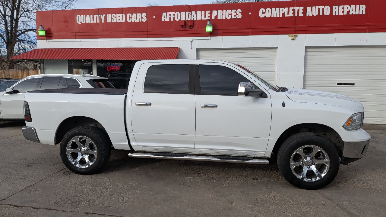RAM 1500 Laramie Crew Cab SWB 4WD 2016
