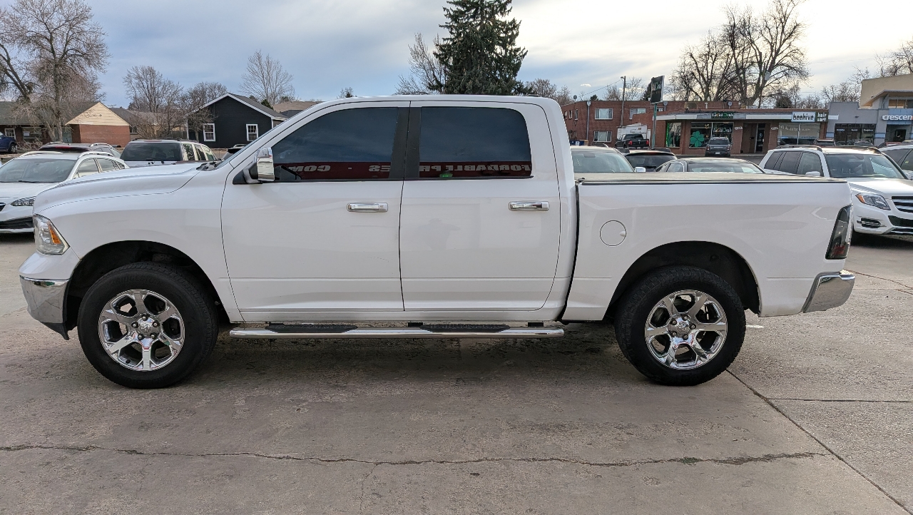 RAM 1500 Laramie Crew Cab SWB 4WD 2016