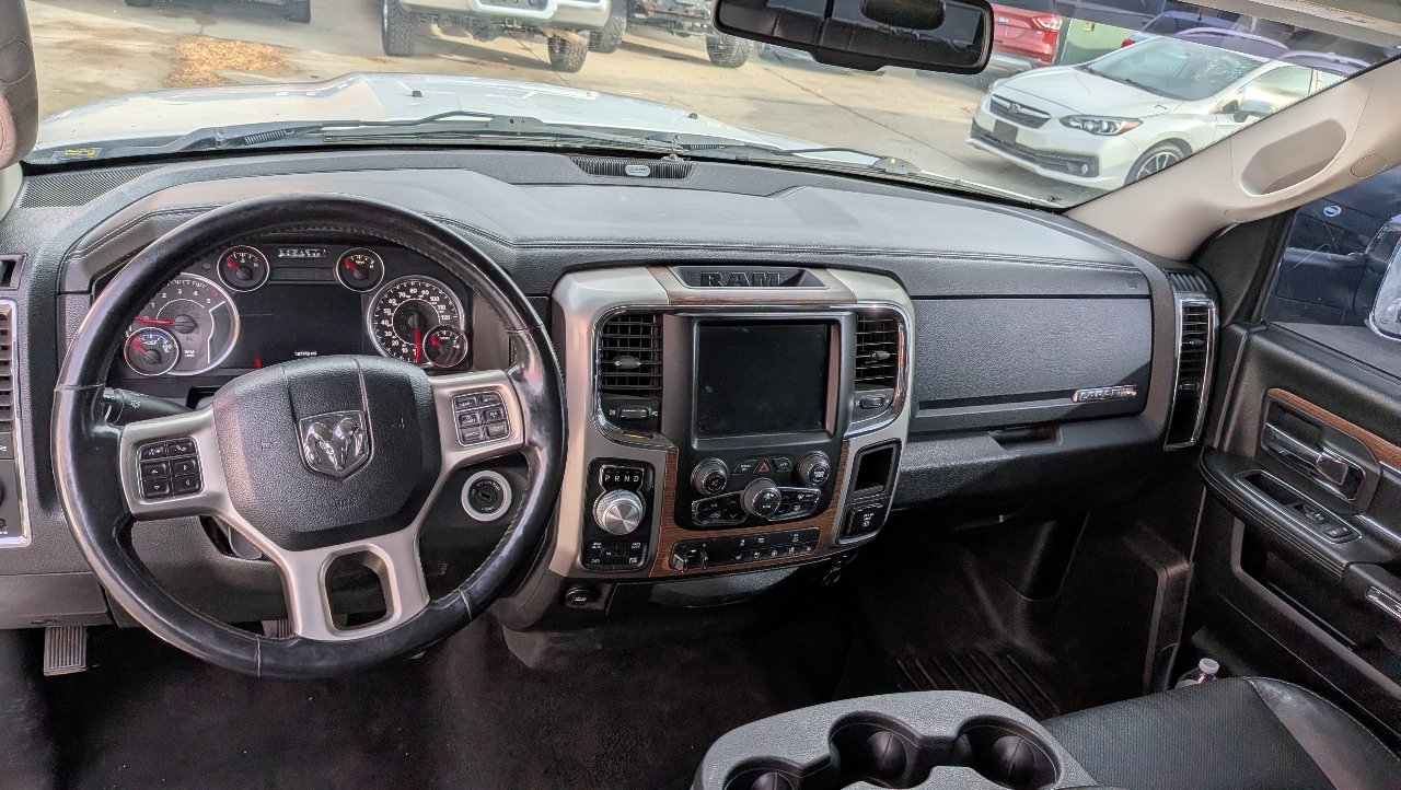 RAM 1500 Laramie Crew Cab SWB 4WD 2016