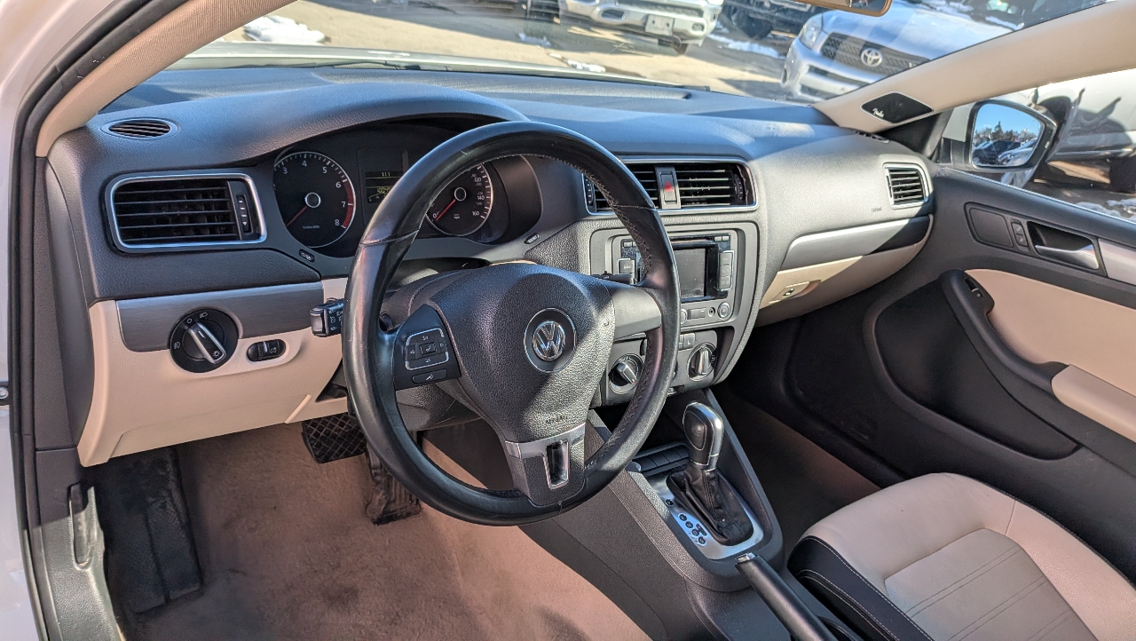 Volkswagen Jetta SEL PZEV 2012