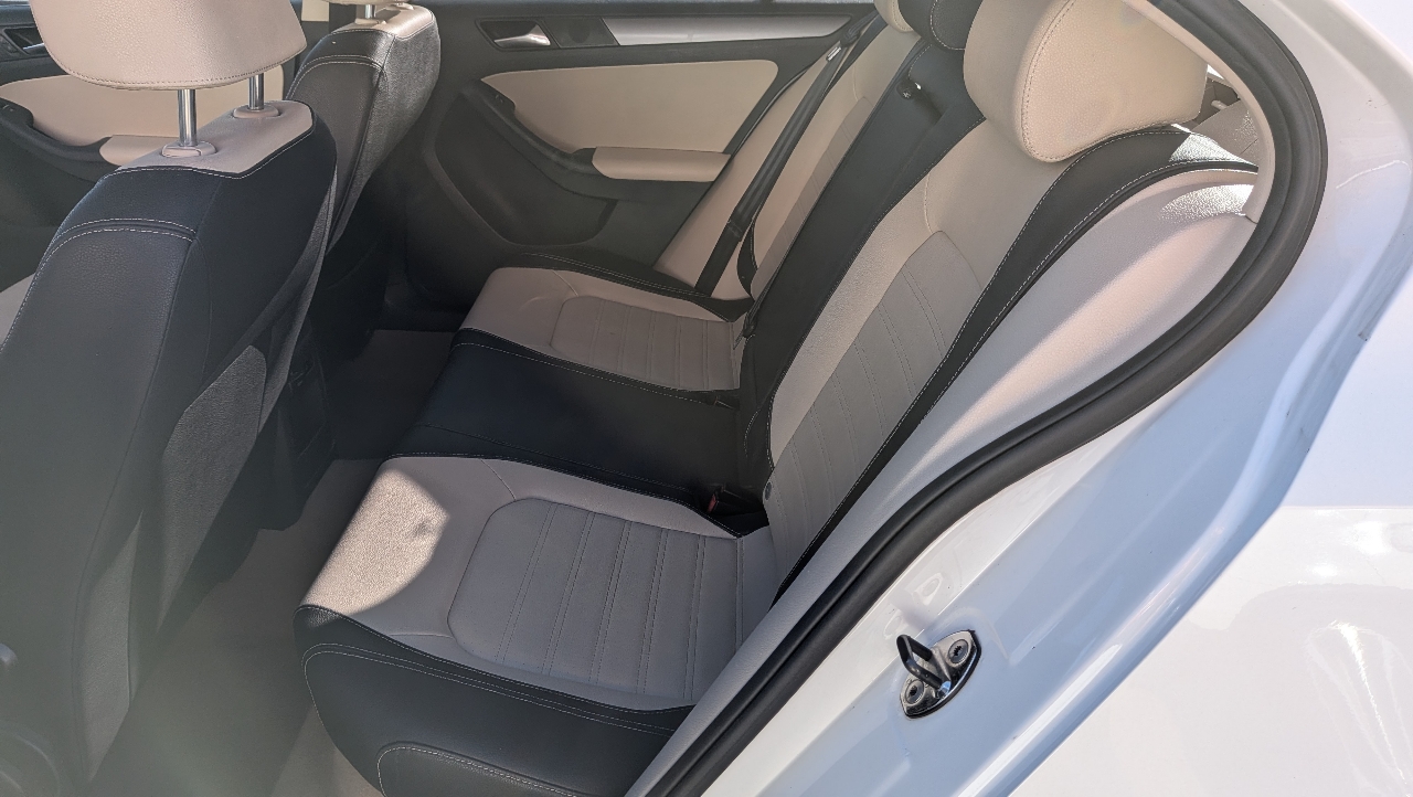 Volkswagen Jetta SEL PZEV 2012