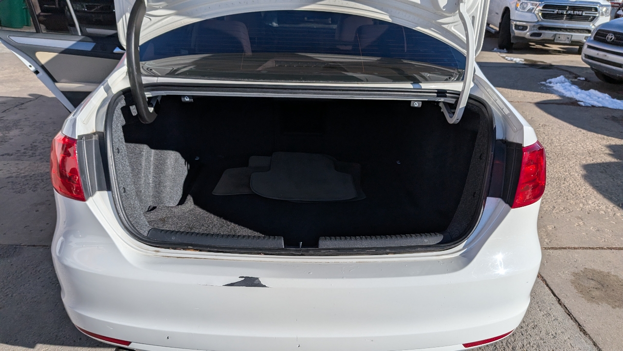 Volkswagen Jetta SEL PZEV 2012