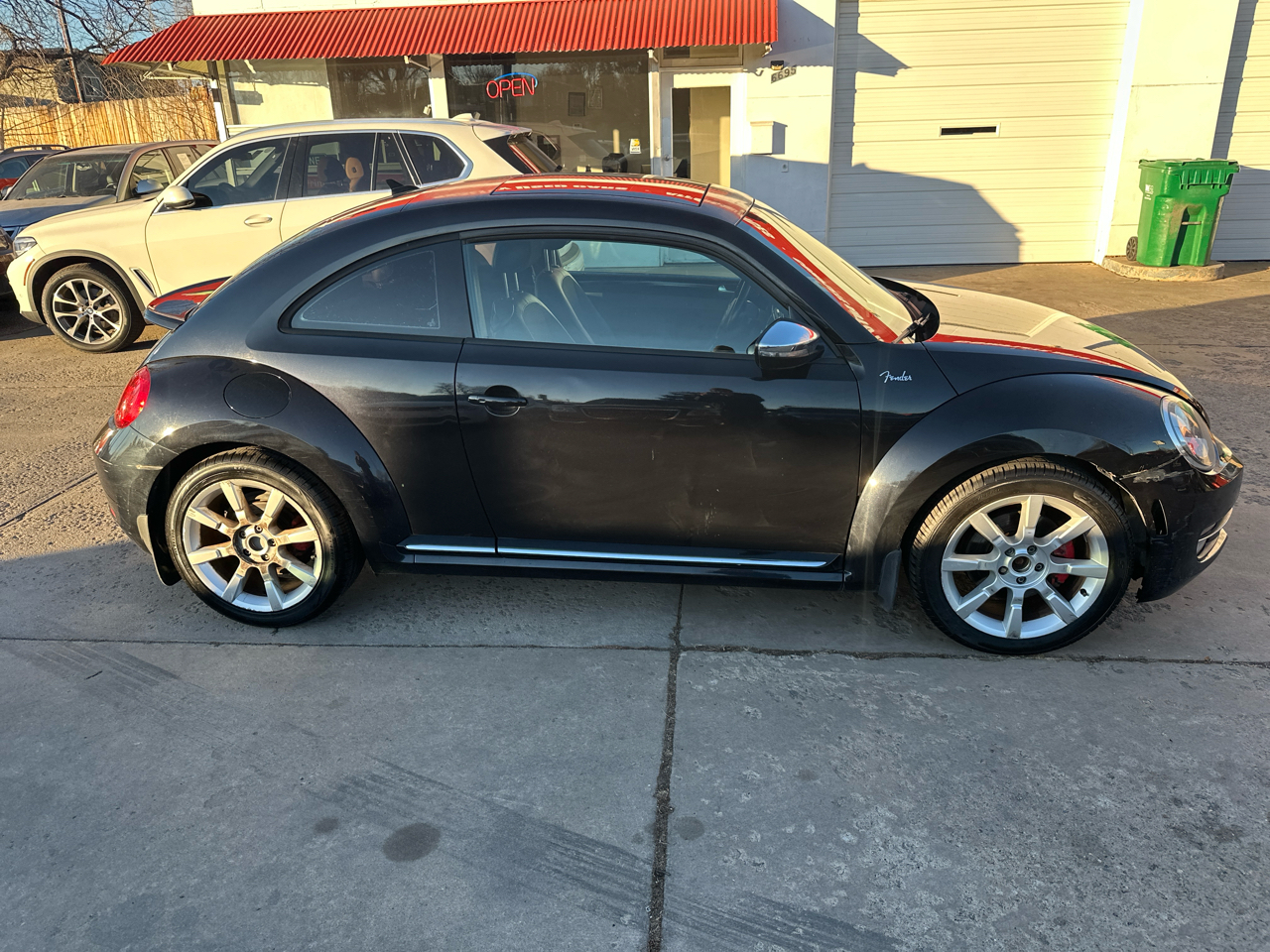 Volkswagen Beetle 2.0T Turbo w/Sunroof & Sound 2013