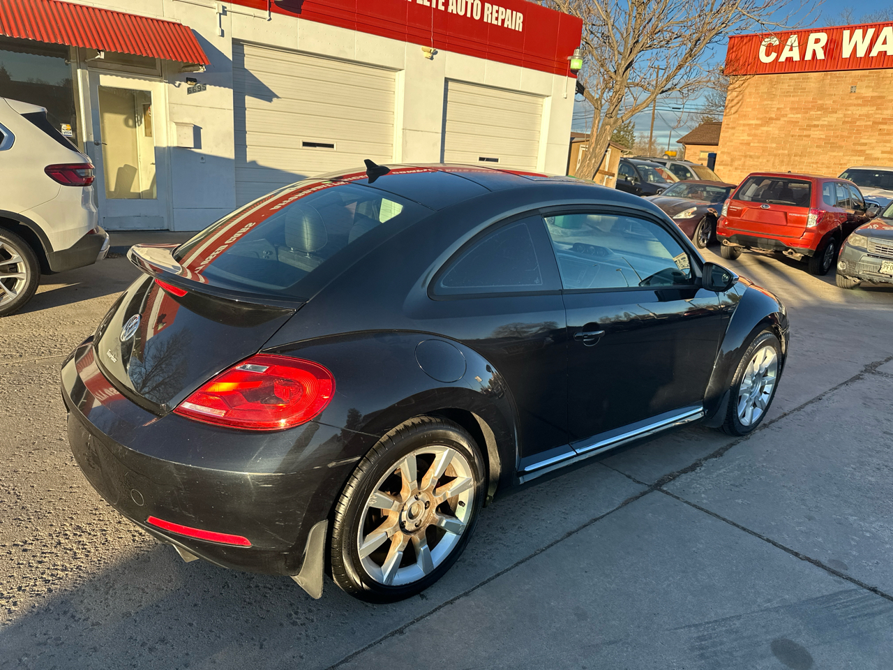 Volkswagen Beetle 2.0T Turbo w/Sunroof & Sound 2013