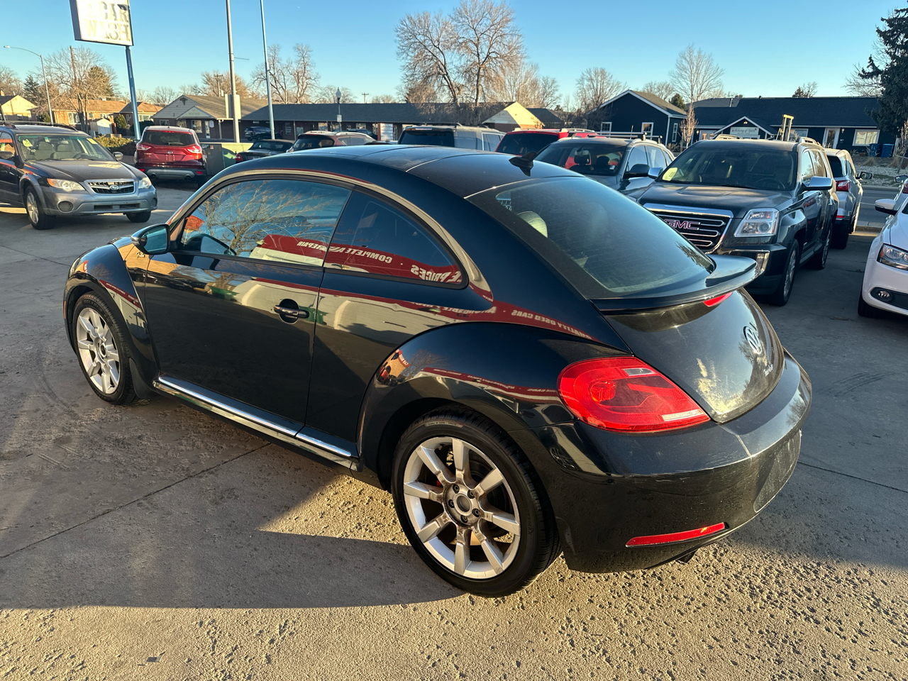 Volkswagen Beetle 2.0T Turbo w/Sunroof & Sound 2013