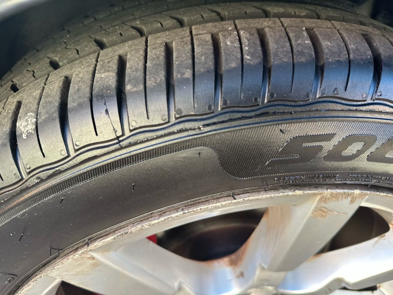 Volkswagen Beetle 2.0T Turbo w/Sunroof & Sound 2013