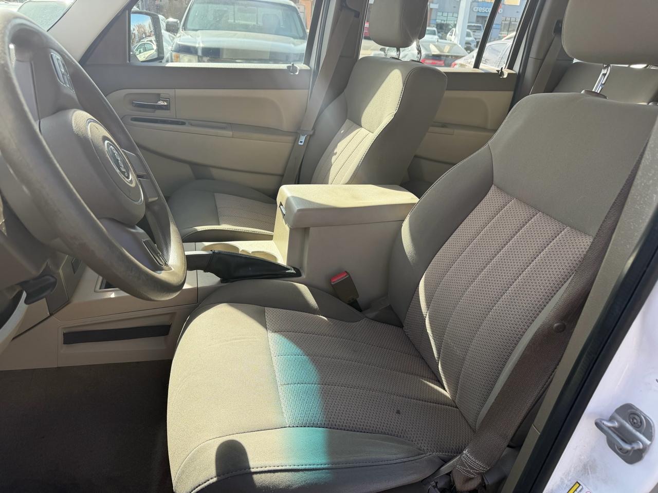 Jeep Liberty 4dr Sport 2012