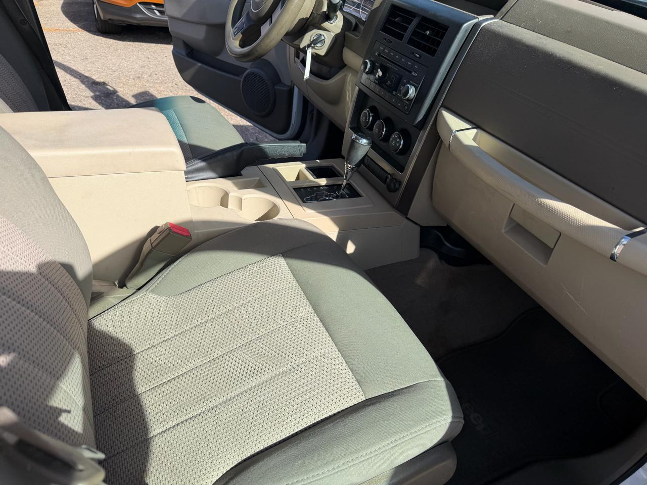 Jeep Liberty 4dr Sport 2012