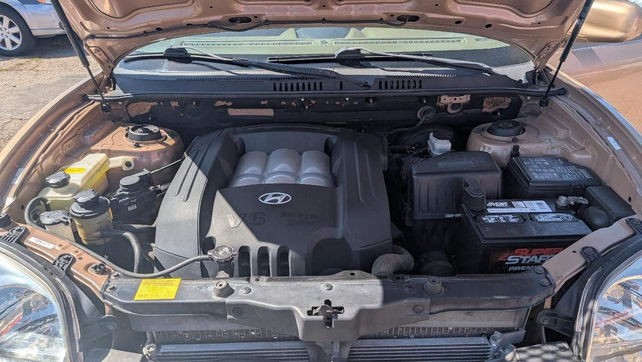 Hyundai Santa Fe GLS 2.7L 4WD 2004