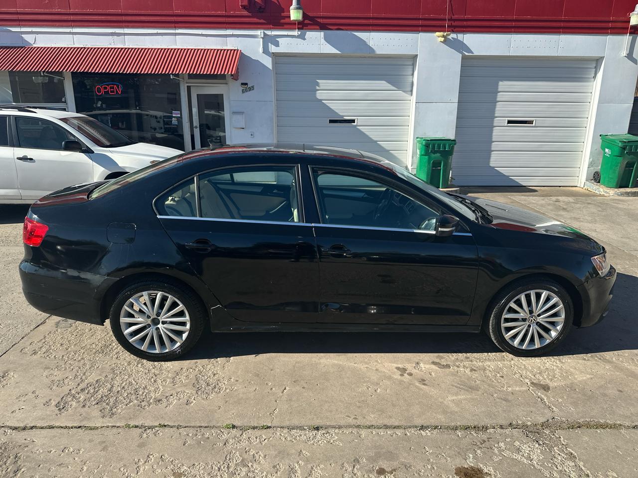 Volkswagen Jetta SEL PZEV 2011