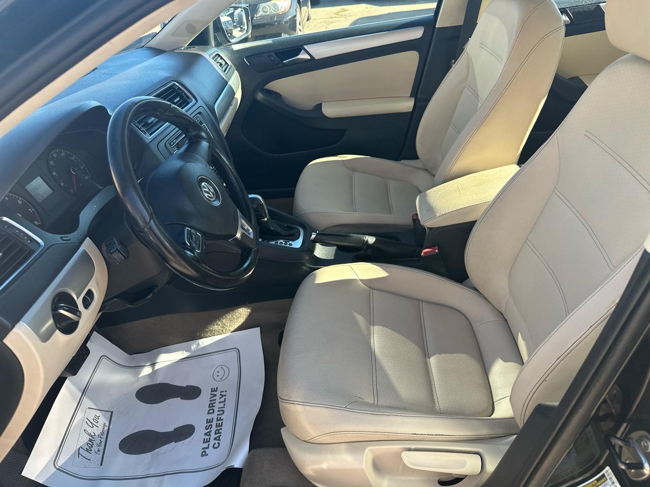 Volkswagen Jetta SEL PZEV 2011