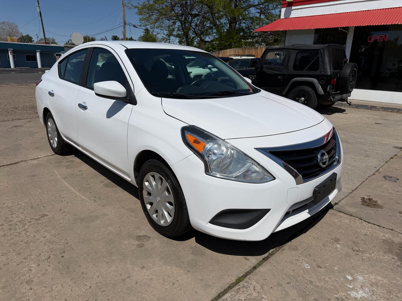 Nissan Versa 1.6 S 5M 2019