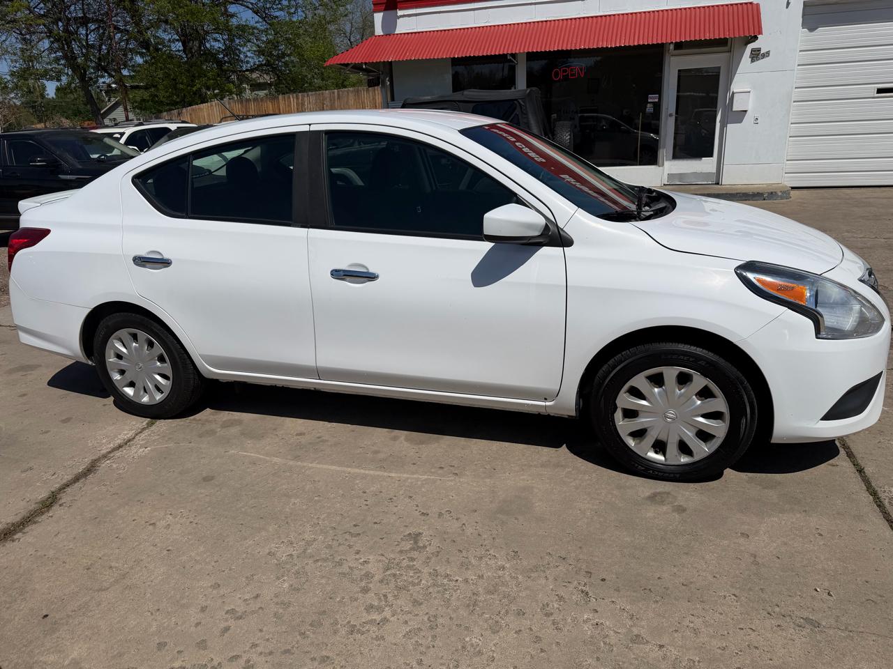 Nissan Versa 1.6 S 5M 2019