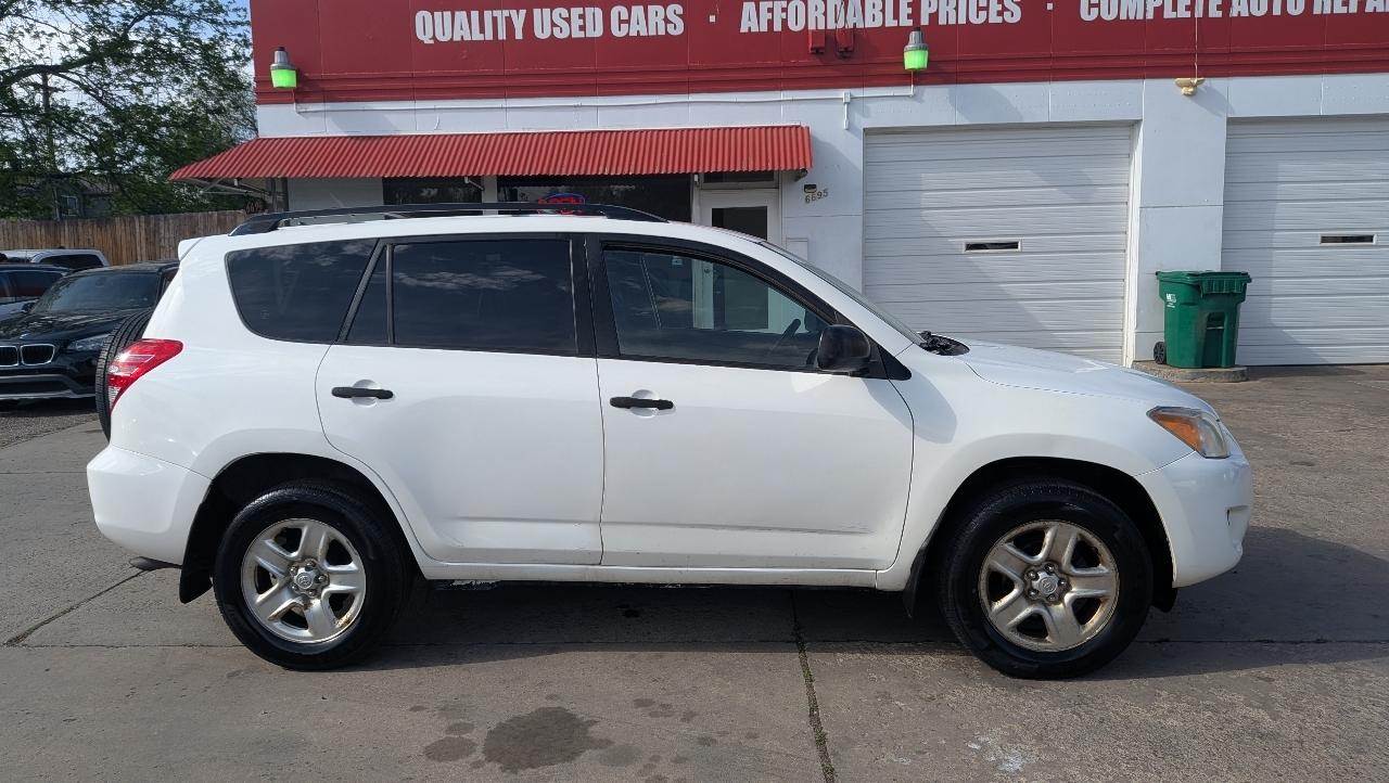 Toyota RAV4 Base I4 4WD 2010