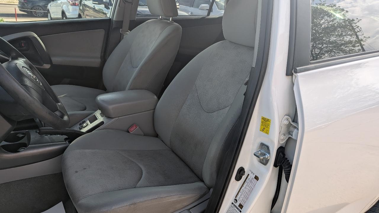 Toyota RAV4 Base I4 4WD 2010