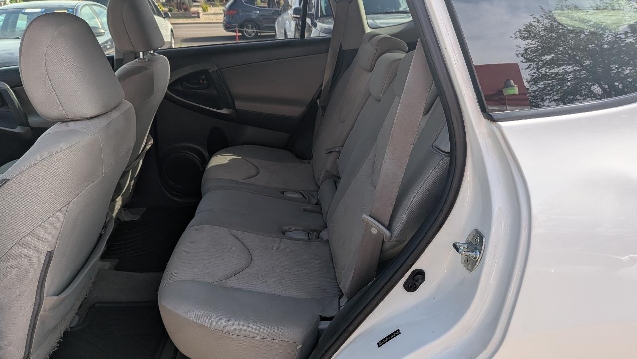 Toyota RAV4 Base I4 4WD 2010