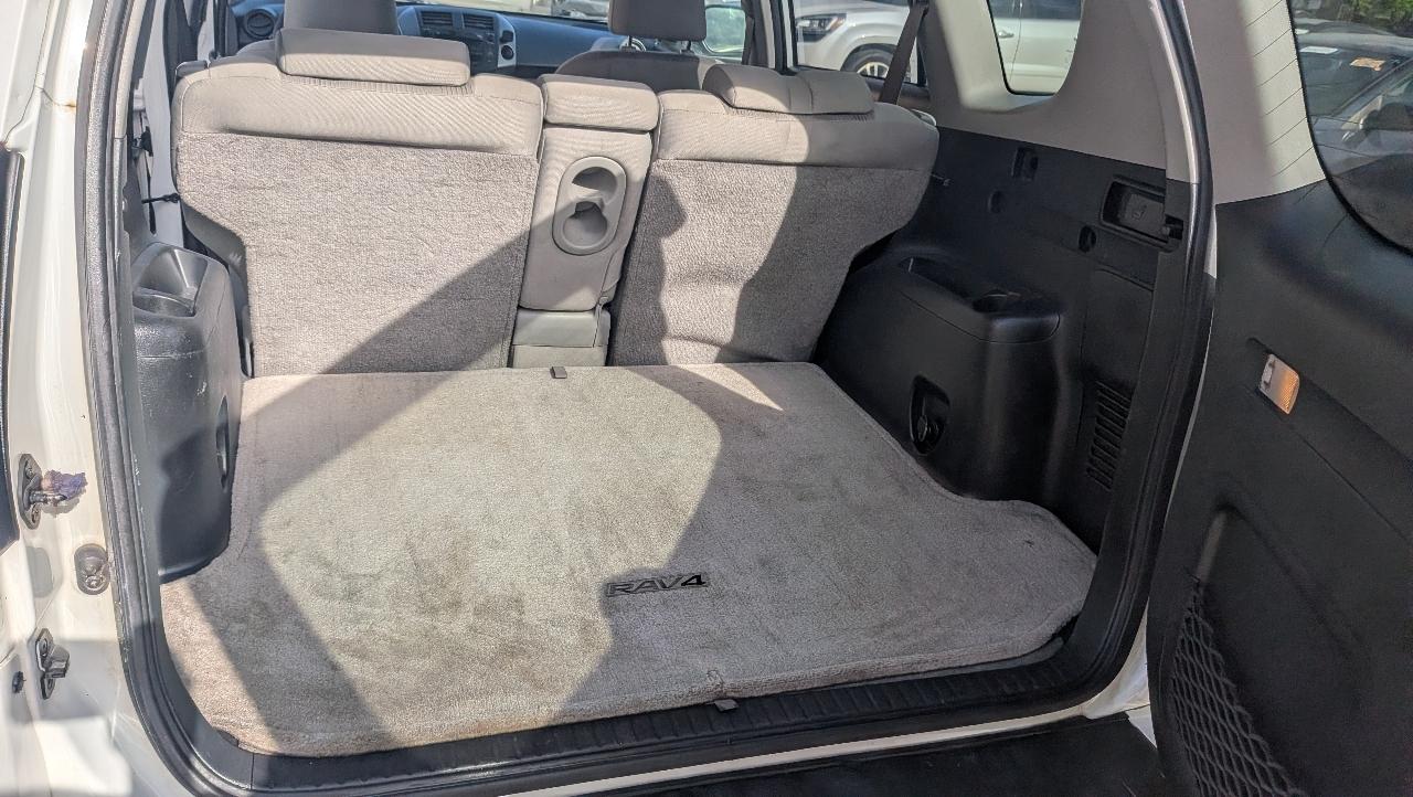 Toyota RAV4 Base I4 4WD 2010