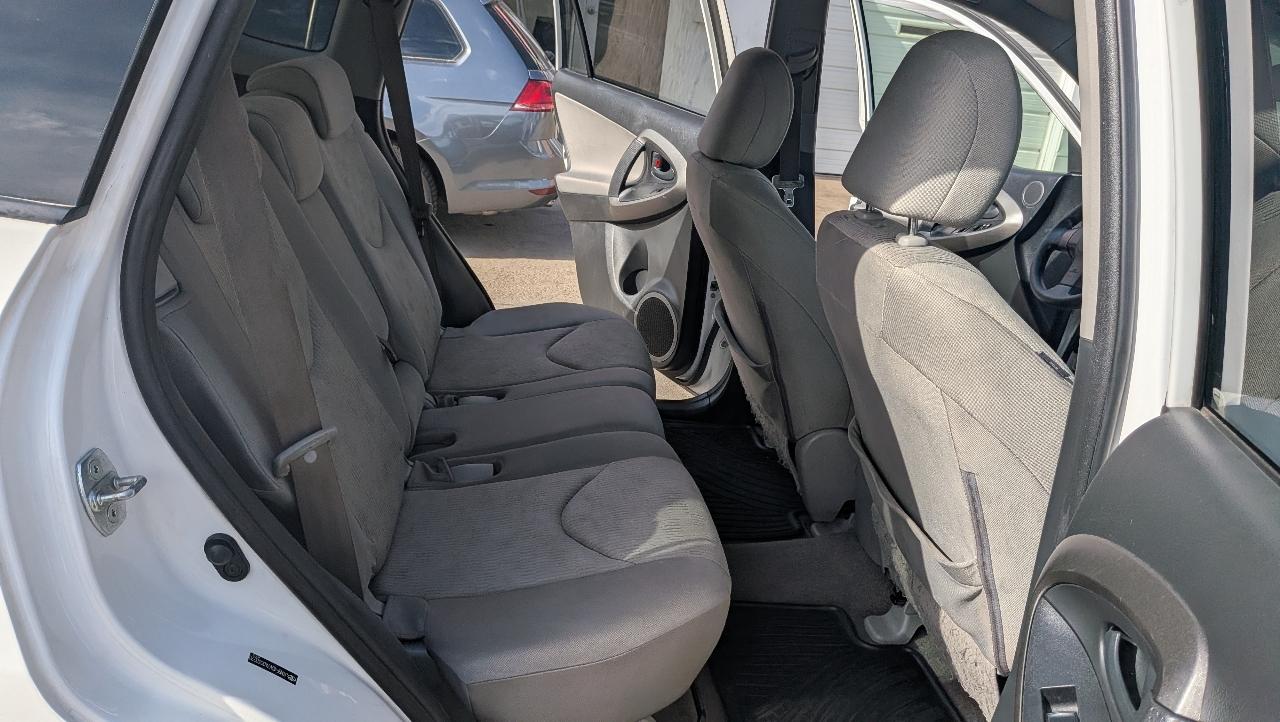 Toyota RAV4 Base I4 4WD 2010