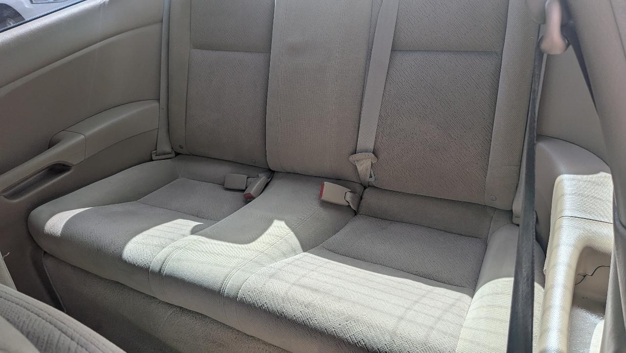 Honda Civic LX coupe 4-spd AT 2003