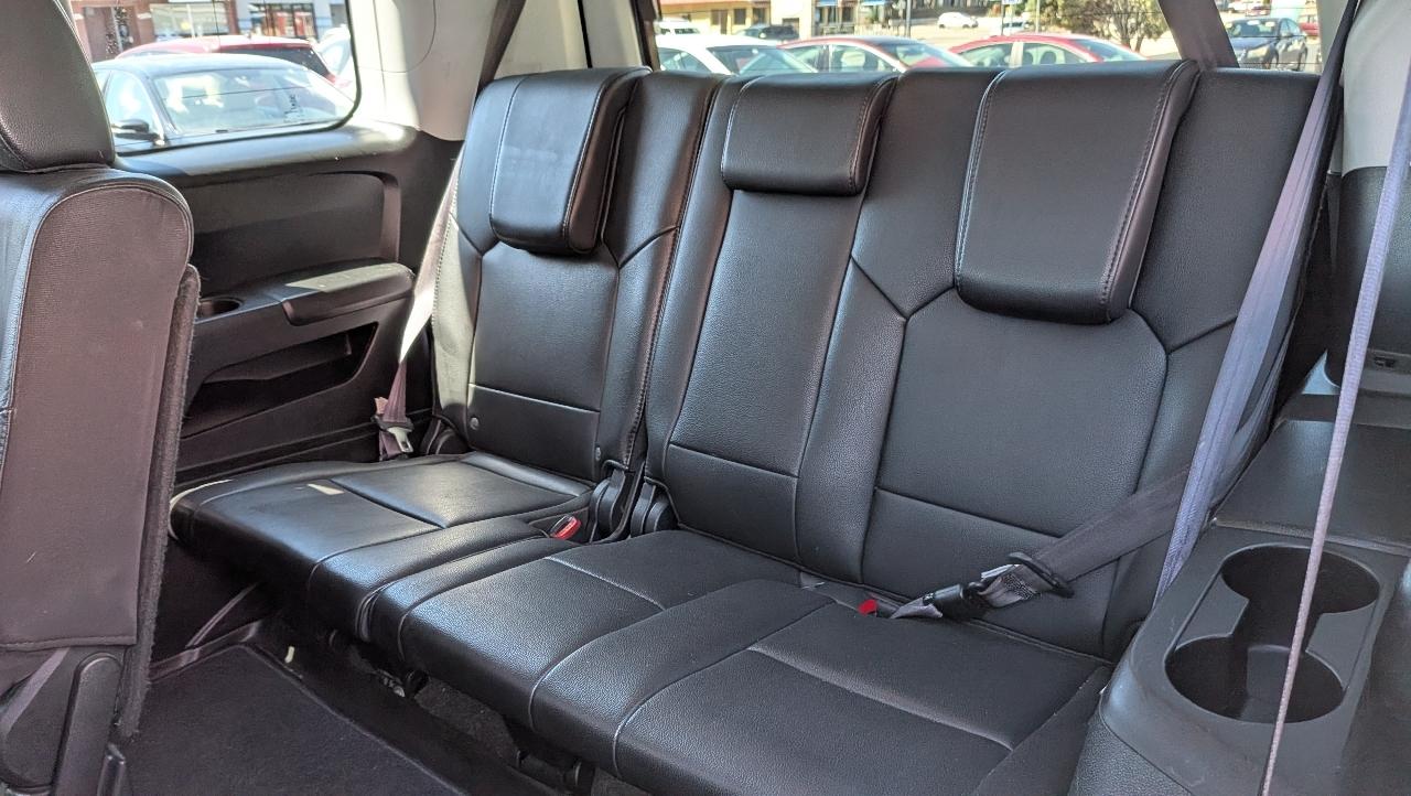 Honda Pilot Touring 4WD 5-Spd AT with DVD 2013