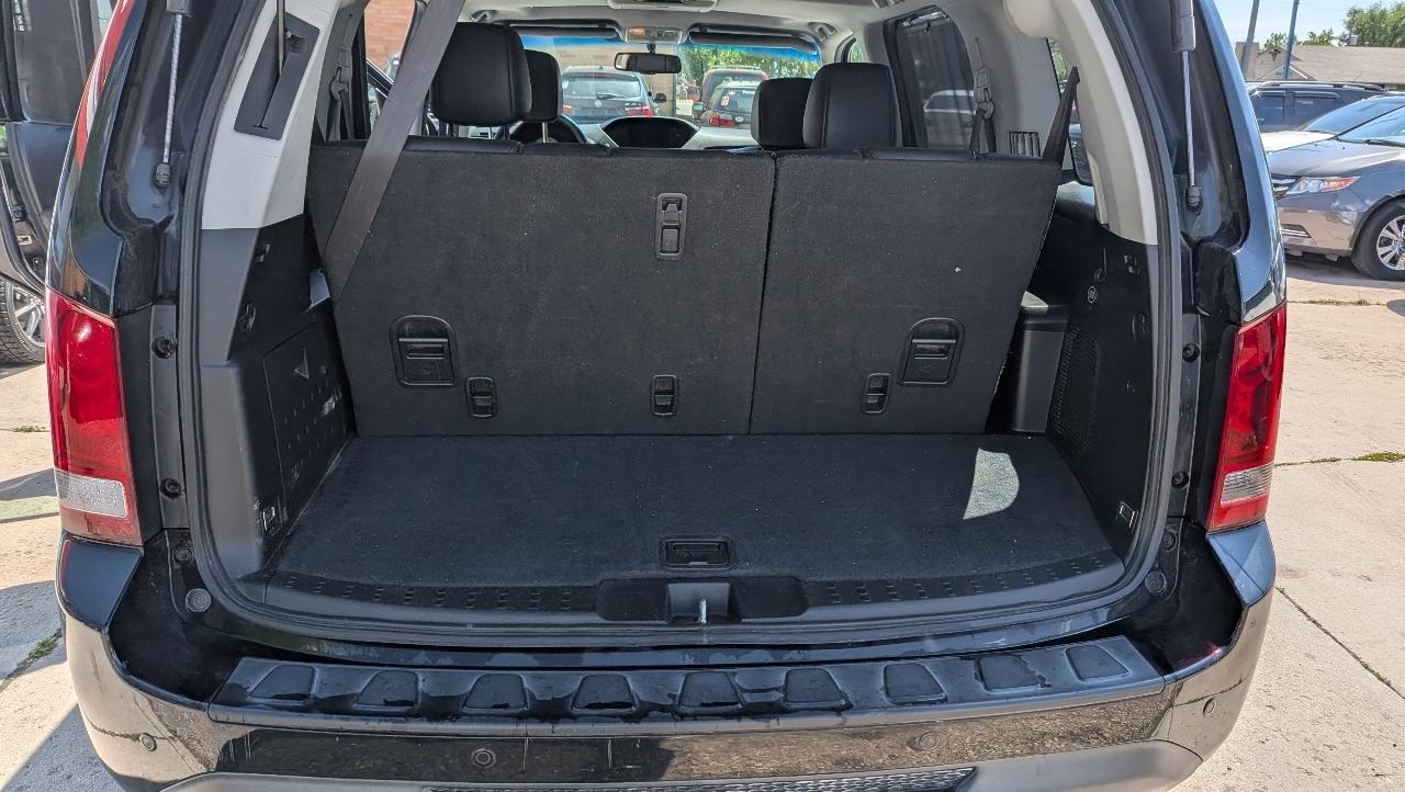 Honda Pilot Touring 4WD 5-Spd AT with DVD 2013