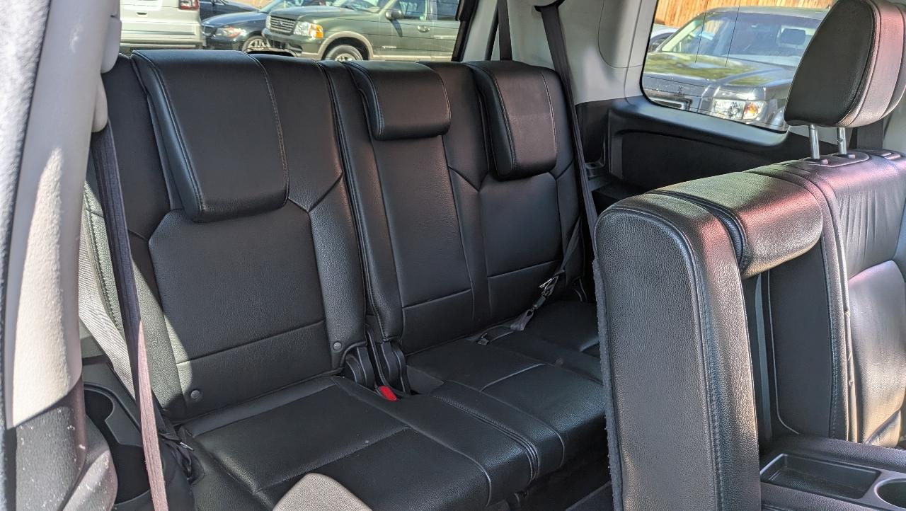 Honda Pilot Touring 4WD 5-Spd AT with DVD 2013