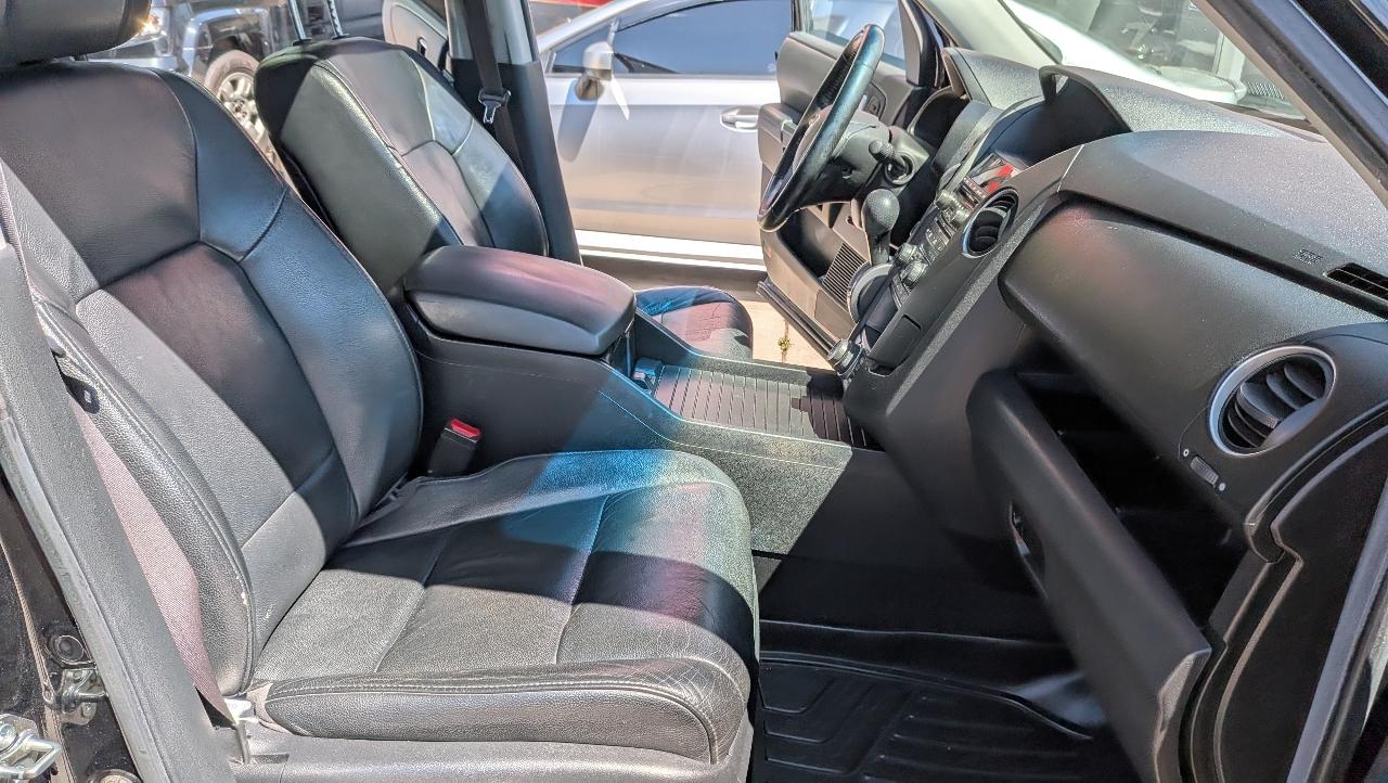 Honda Pilot Touring 4WD 5-Spd AT with DVD 2013