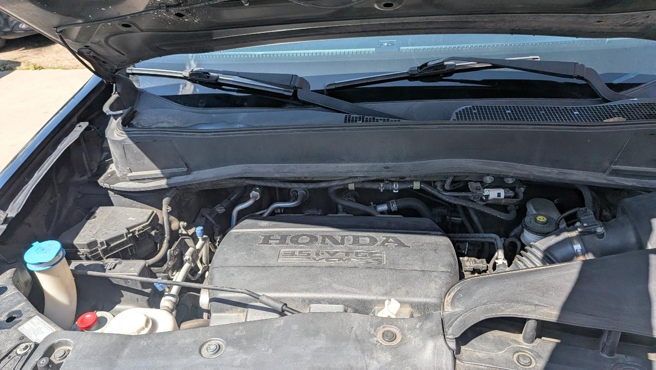 Honda Pilot Touring 4WD 5-Spd AT with DVD 2013