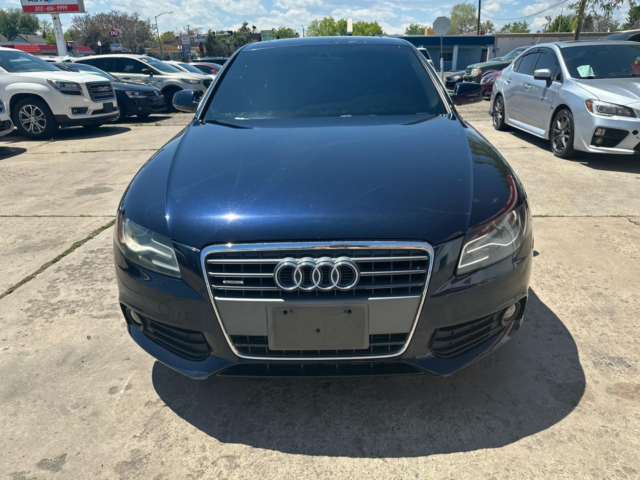 Audi A4 2.0T Sedan quattro Tiptronic 2011