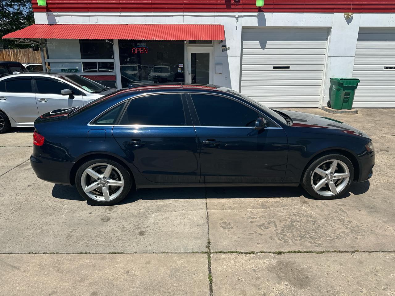 Audi A4 2.0T Sedan quattro Tiptronic 2011