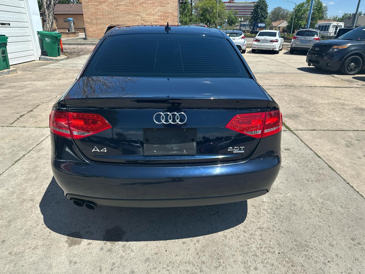 Audi A4 2.0T Sedan quattro Tiptronic 2011