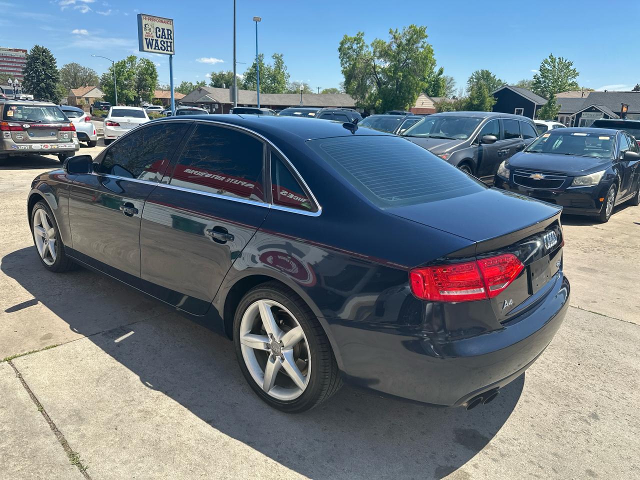 Audi A4 2.0T Sedan quattro Tiptronic 2011