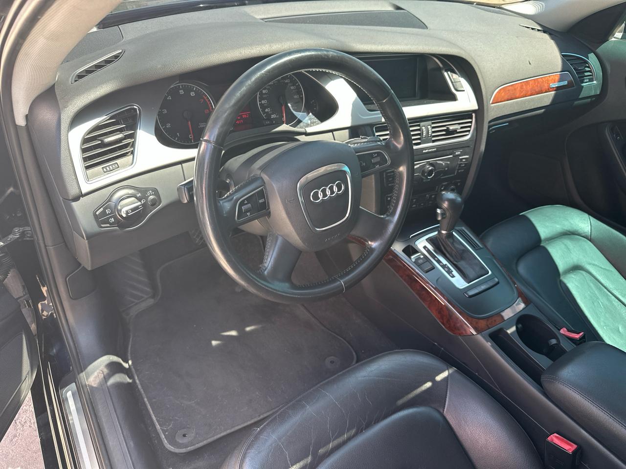 Audi A4 2.0T Sedan quattro Tiptronic 2011