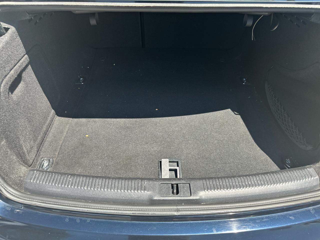 Audi A4 2.0T Sedan quattro Tiptronic 2011