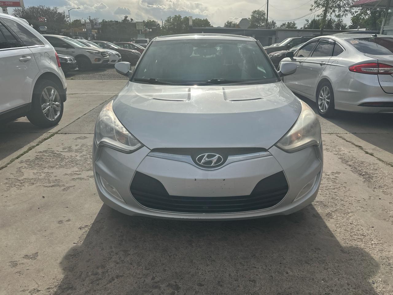 Hyundai Veloster Base 6MT 2015