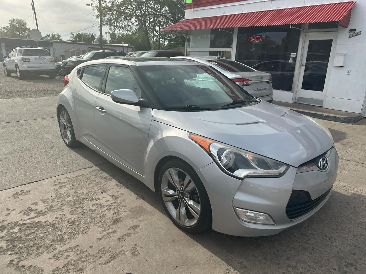 Hyundai Veloster Base 6MT 2015