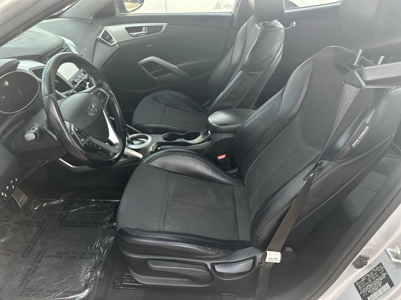 Hyundai Veloster Base 6MT 2015