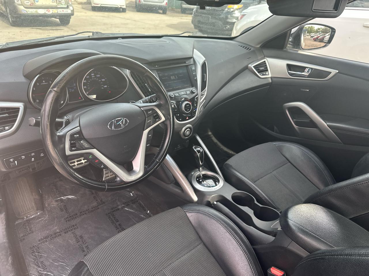 Hyundai Veloster Base 6MT 2015