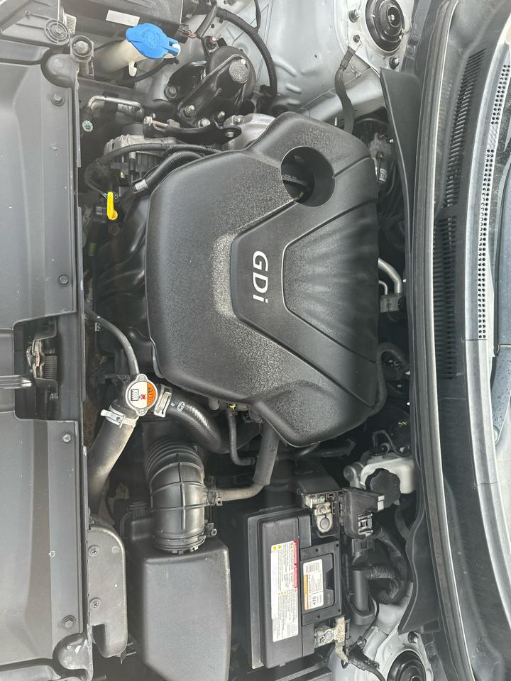 Hyundai Veloster Base 6MT 2015