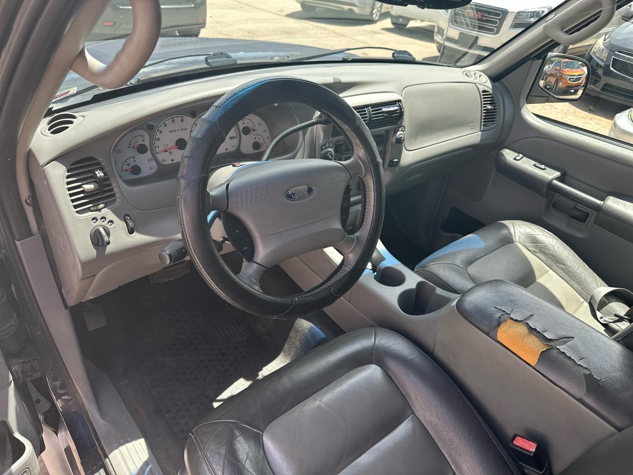 Ford Explorer Sport Trac XLS 4WD 2003