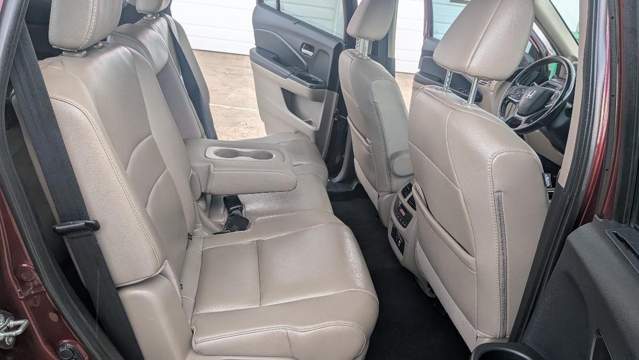 Honda Pilot EX-L w/Navigation and RES AWD 2019