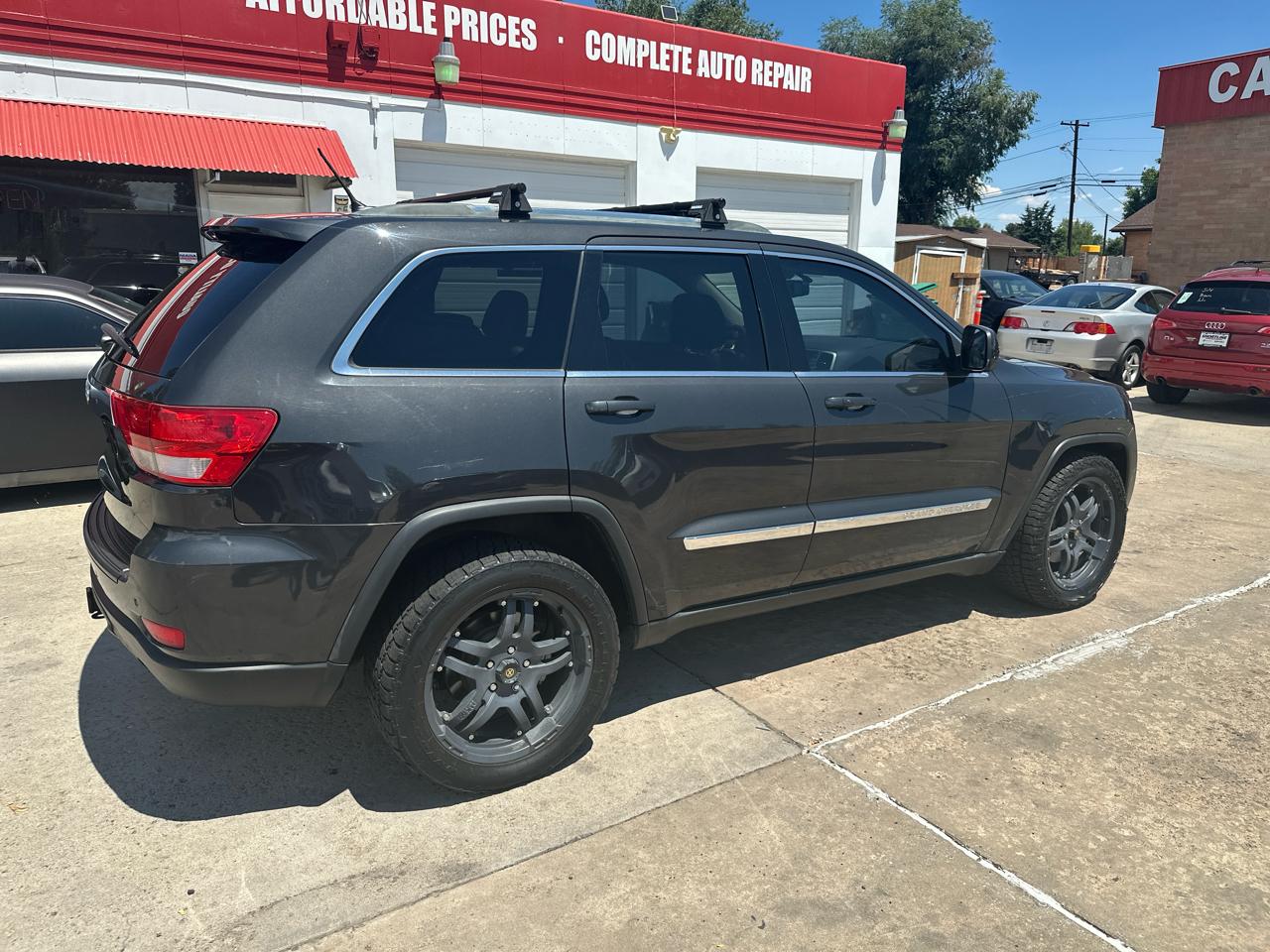 Jeep Grand Cherokee Laredo 4WD 2011