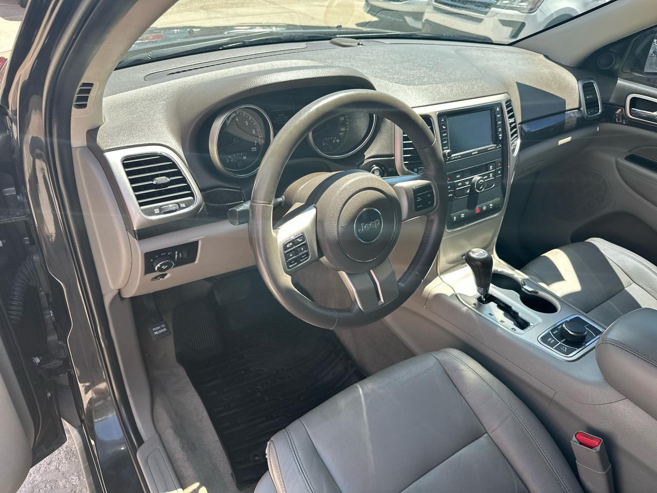 Jeep Grand Cherokee Laredo 4WD 2011